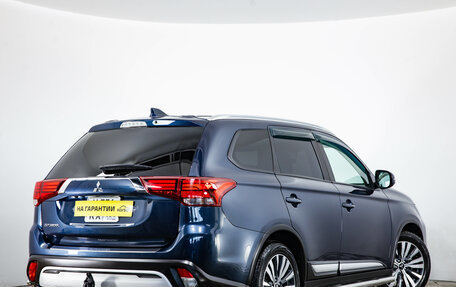 Mitsubishi Outlander III рестайлинг 3, 2021 год, 2 649 000 рублей, 5 фотография
