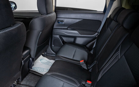 Mitsubishi Outlander III рестайлинг 3, 2021 год, 2 649 000 рублей, 10 фотография