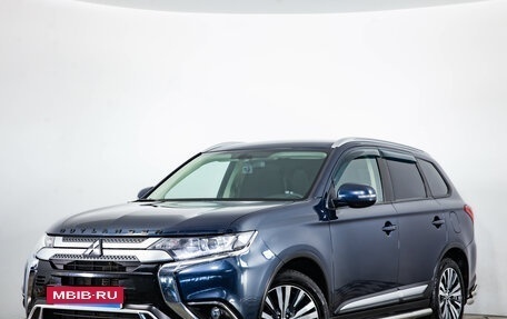 Mitsubishi Outlander III рестайлинг 3, 2021 год, 2 649 000 рублей, 4 фотография