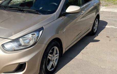 Hyundai Solaris II рестайлинг, 2011 год, 990 000 рублей, 2 фотография