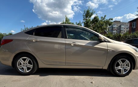 Hyundai Solaris II рестайлинг, 2011 год, 990 000 рублей, 5 фотография
