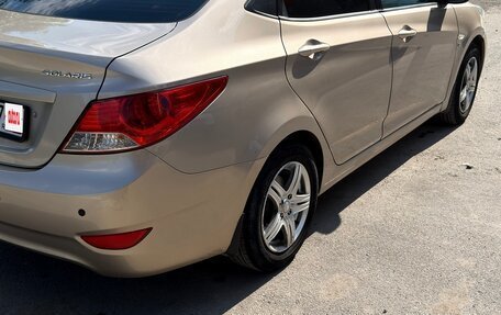 Hyundai Solaris II рестайлинг, 2011 год, 990 000 рублей, 6 фотография