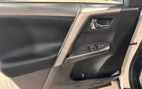 Toyota RAV4, 2017 год, 2 190 000 рублей, 14 фотография