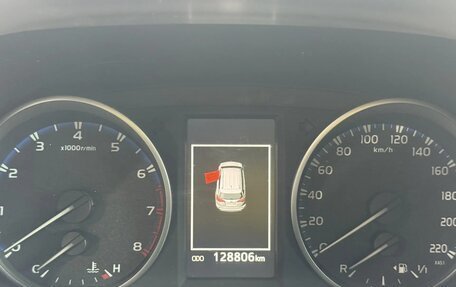 Toyota RAV4, 2017 год, 2 190 000 рублей, 11 фотография