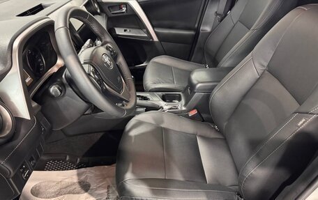 Toyota RAV4, 2017 год, 2 190 000 рублей, 16 фотография