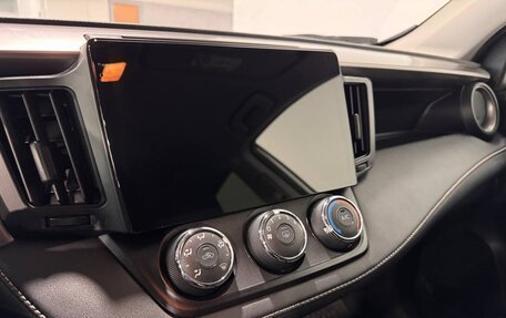 Toyota RAV4, 2017 год, 2 190 000 рублей, 26 фотография