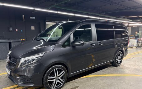 Mercedes-Benz V-Класс, 2022 год, 9 000 000 рублей, 2 фотография