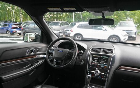 Ford Explorer VI, 2016 год, 2 200 000 рублей, 11 фотография