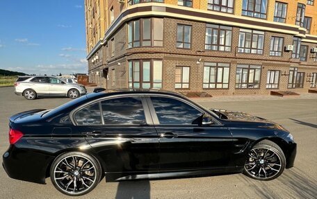 BMW 3 серия, 2017 год, 1 950 000 рублей, 10 фотография