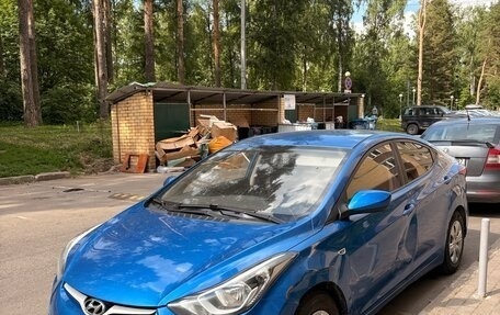 Hyundai Elantra V, 2015 год, 675 000 рублей, 2 фотография