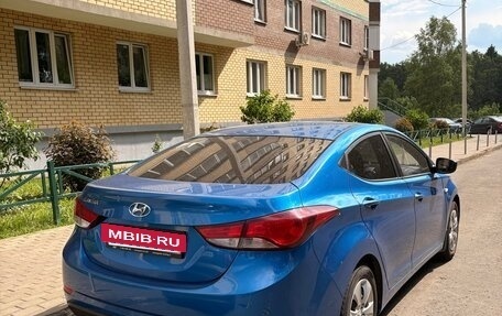 Hyundai Elantra V, 2015 год, 675 000 рублей, 3 фотография