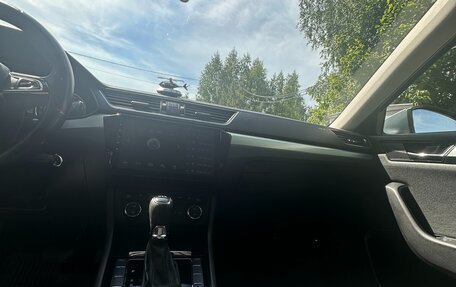 Skoda Superb III рестайлинг, 2016 год, 1 450 000 рублей, 23 фотография