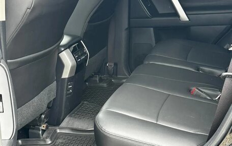 Toyota Land Cruiser Prado 150 рестайлинг 2, 2021 год, 5 990 000 рублей, 9 фотография