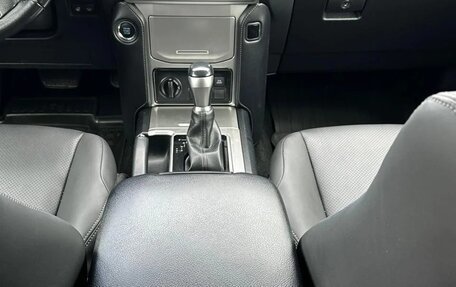 Toyota Land Cruiser Prado 150 рестайлинг 2, 2021 год, 5 990 000 рублей, 10 фотография