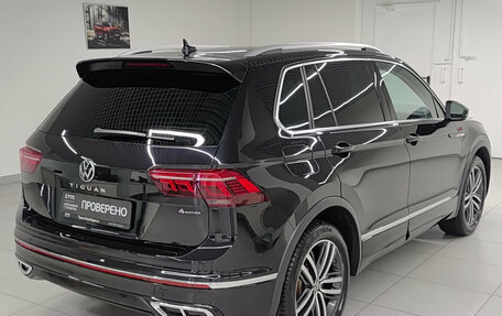 Volkswagen Tiguan II, 2021 год, 4 243 000 рублей, 6 фотография