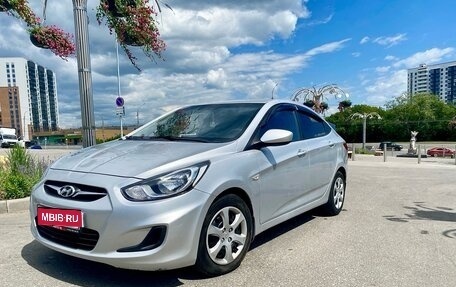 Hyundai Solaris II рестайлинг, 2013 год, 770 000 рублей, 1 фотография