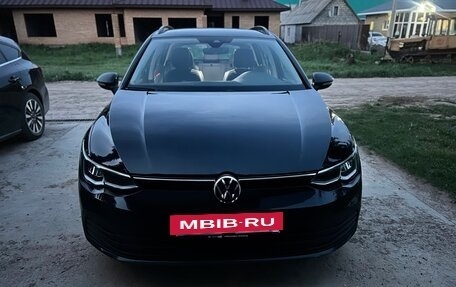 Volkswagen Golf VIII, 2021 год, 1 830 000 рублей, 2 фотография