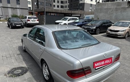 Mercedes-Benz E-Класс, 2000 год, 475 000 рублей, 10 фотография