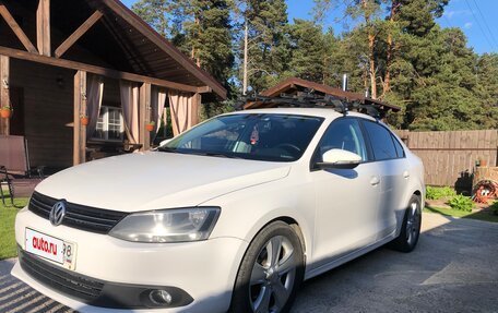 Volkswagen Jetta VI, 2014 год, 930 000 рублей, 2 фотография