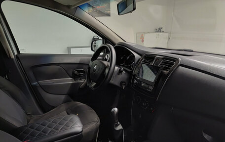 Renault Logan II, 2016 год, 548 000 рублей, 11 фотография