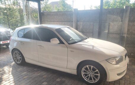 BMW 1 серия, 2010 год, 850 000 рублей, 3 фотография