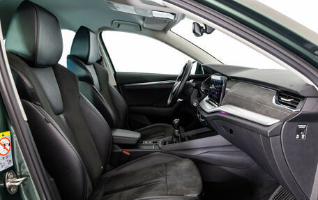 Mazda 6, 2019 год, 2 299 000 рублей, 24 фотография