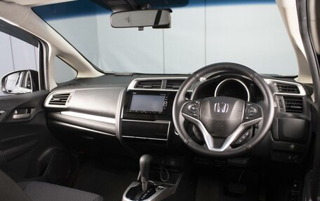 Honda Fit III, 2018 год, 1 360 000 рублей, 5 фотография