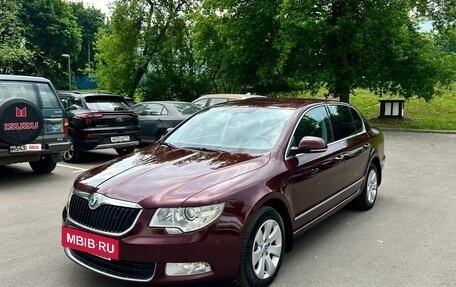 Skoda Superb III рестайлинг, 2012 год, 1 095 000 рублей, 2 фотография