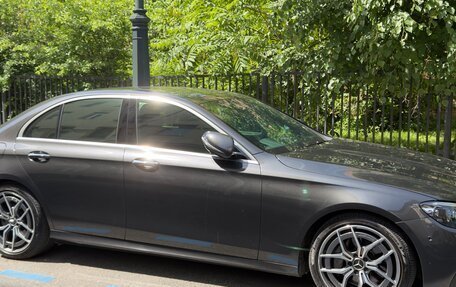 Mercedes-Benz E-Класс, 2020 год, 5 000 000 рублей, 4 фотография