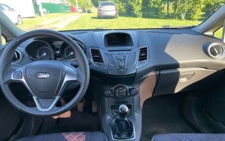 Ford Fiesta, 2015 год, 599 000 рублей, 9 фотография