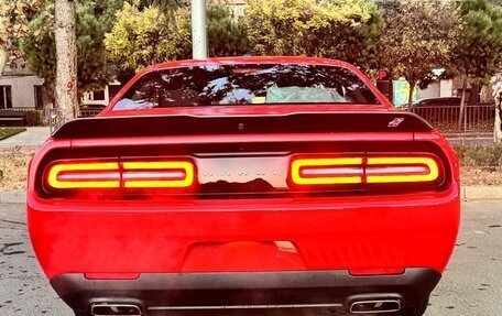 Dodge Challenger III рестайлинг 2, 2023 год, 6 000 000 рублей, 6 фотография