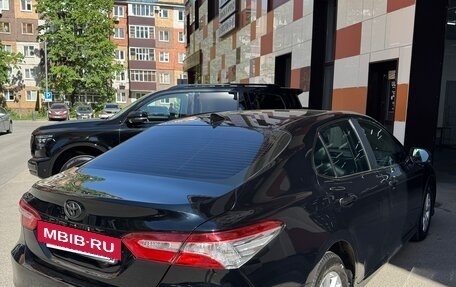 Toyota Camry, 2019 год, 2 300 000 рублей, 5 фотография