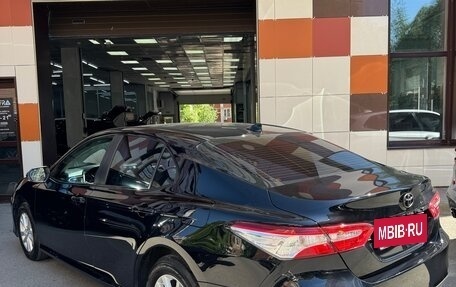 Toyota Camry, 2019 год, 2 300 000 рублей, 4 фотография
