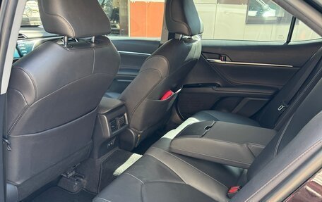 Toyota Camry, 2019 год, 2 300 000 рублей, 11 фотография