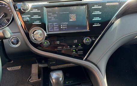 Toyota Camry, 2019 год, 2 300 000 рублей, 13 фотография