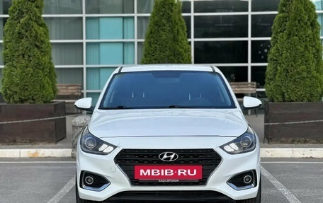 Hyundai Solaris II рестайлинг, 2017 год, 965 000 рублей, 2 фотография