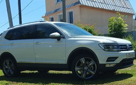 Volkswagen Tiguan II, 2020 год, 3 200 000 рублей, 1 фотография