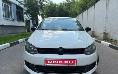 Volkswagen Polo VI (EU Market), 2013 год, 800 000 рублей, 1 фотография