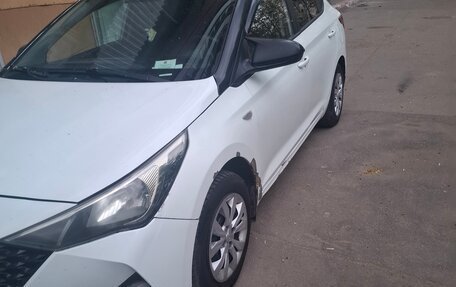 Hyundai Solaris II рестайлинг, 2017 год, 550 000 рублей, 2 фотография