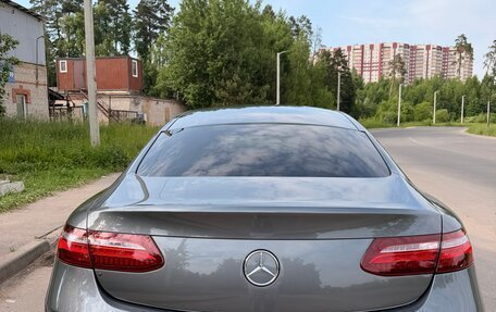 Mercedes-Benz E-Класс, 2019 год, 4 600 000 рублей, 4 фотография