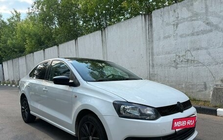 Volkswagen Polo VI (EU Market), 2013 год, 800 000 рублей, 3 фотография