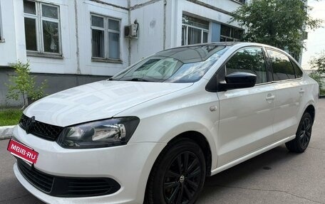 Volkswagen Polo VI (EU Market), 2013 год, 800 000 рублей, 2 фотография
