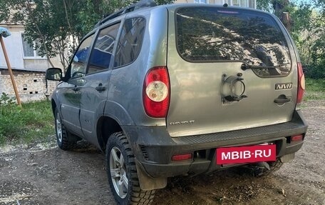Chevrolet Niva I рестайлинг, 2011 год, 400 000 рублей, 4 фотография