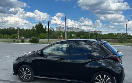 Toyota Yaris, 2021 год, 1 170 000 рублей, 3 фотография