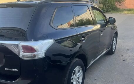 Mitsubishi Outlander III рестайлинг 3, 2012 год, 1 030 000 рублей, 2 фотография