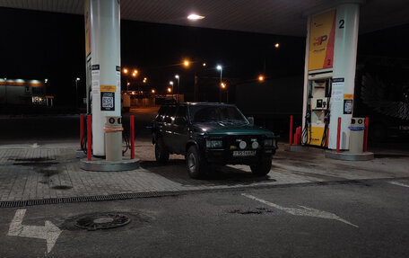 Nissan Terrano II рестайлинг, 1992 год, 400 000 рублей, 9 фотография