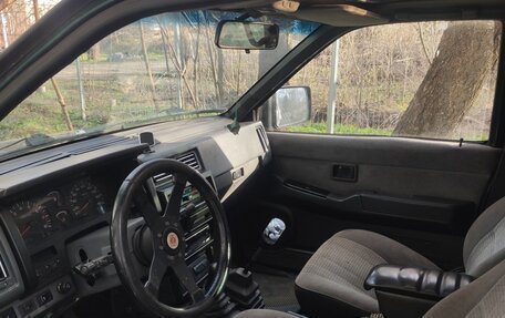 Nissan Terrano II рестайлинг, 1992 год, 400 000 рублей, 22 фотография