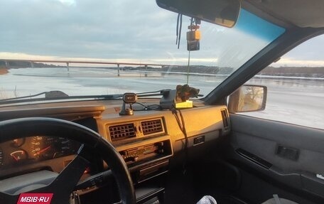 Nissan Terrano II рестайлинг, 1992 год, 400 000 рублей, 21 фотография