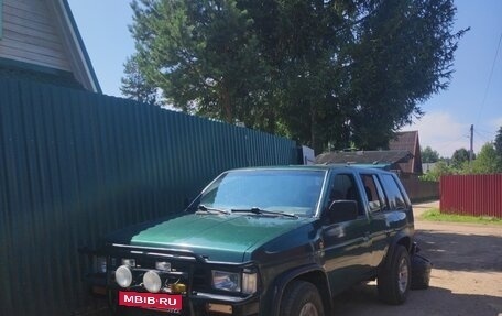 Nissan Terrano II рестайлинг, 1992 год, 400 000 рублей, 14 фотография