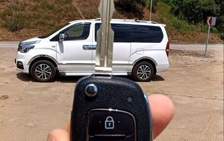 Hyundai Grand Starex Grand Starex I рестайлинг 2, 2020 год, 4 700 000 рублей, 5 фотография